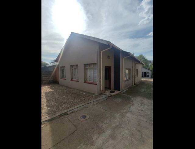3 BEDROOM HOUSE FOR SALE IN PRETORIA GARDENS